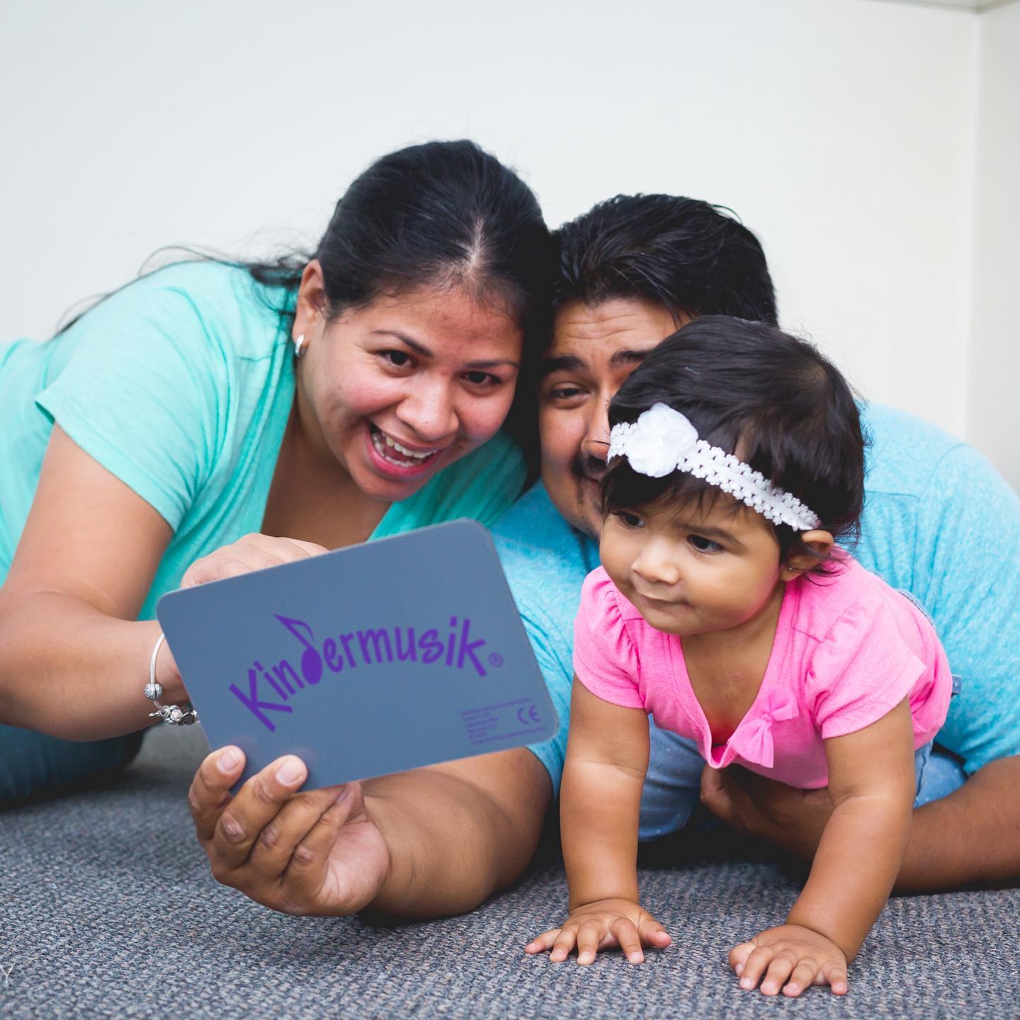 family in the kindermusik lessons