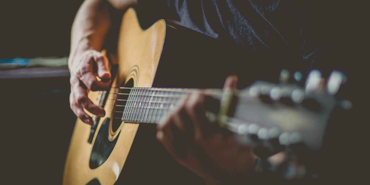 How to Take a Bow (For Guitarist) and Why It’s Important