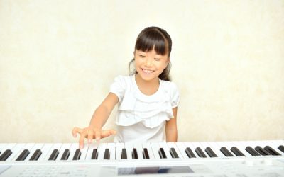 Off-Bench Piano Exercises to Improve Your Playing