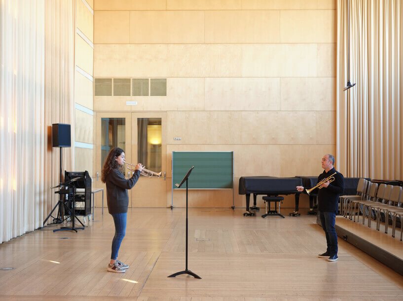 student learning to play the trumpet in brass lessons in Santa Monica, CA