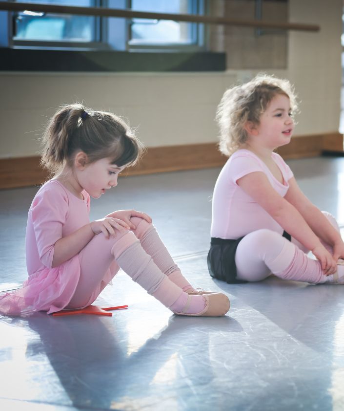 toddlers in dance class