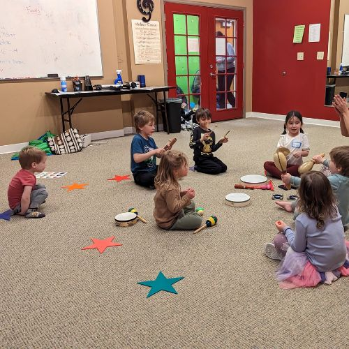 kids in music class