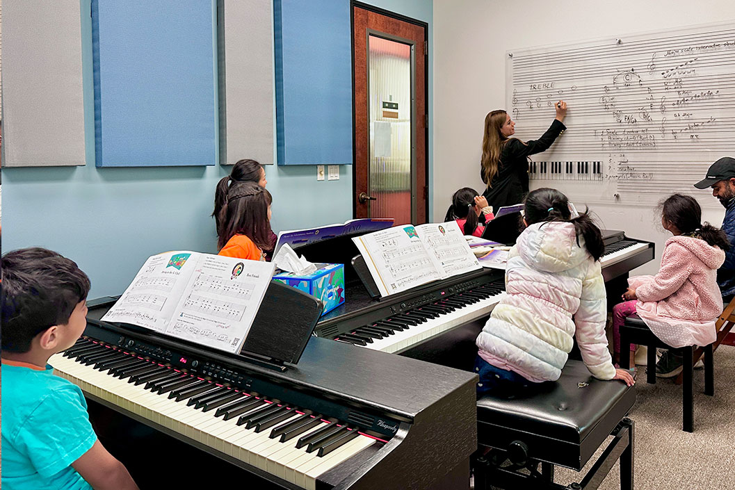 group class of pianists