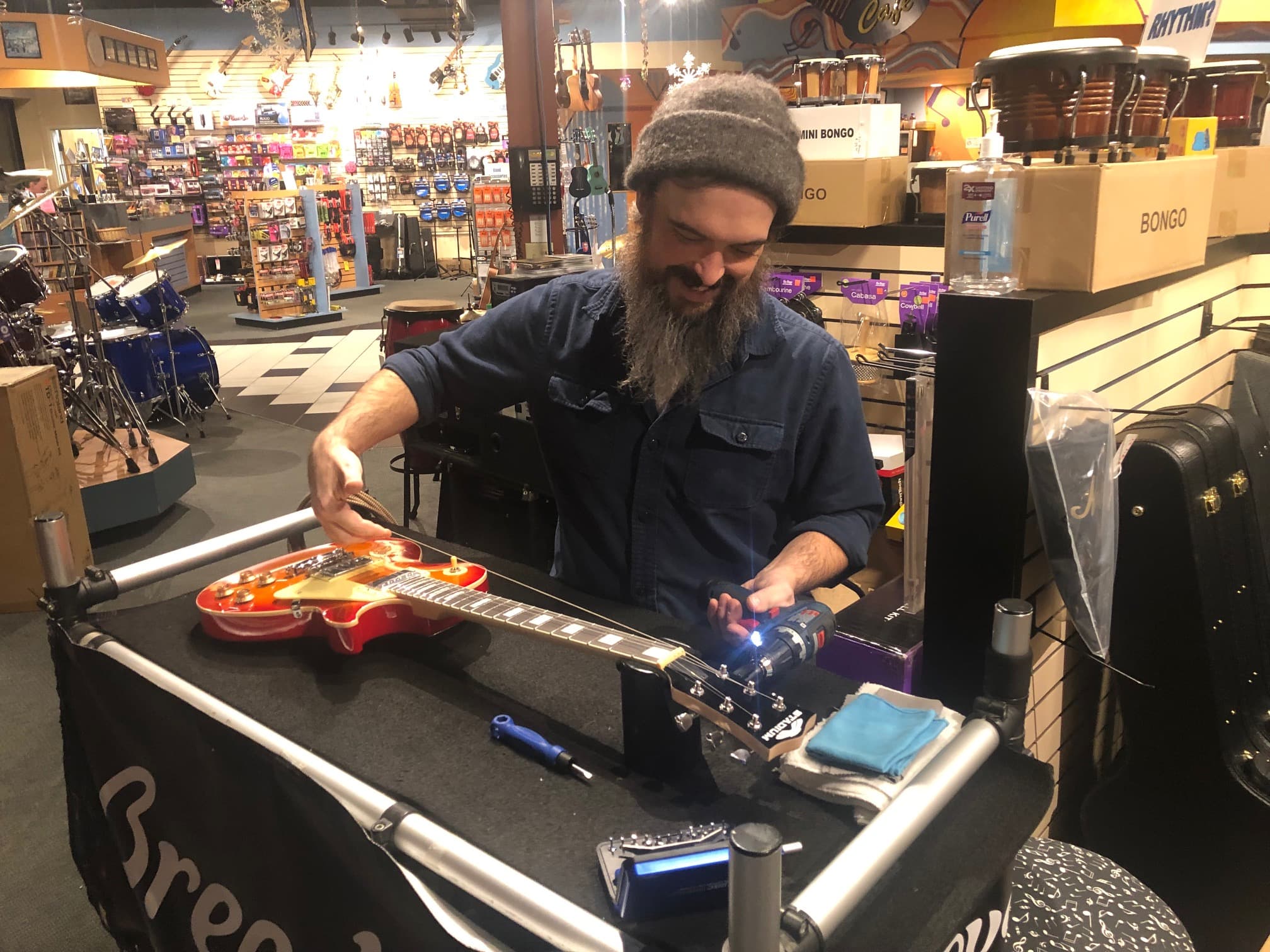 guitar service tech in raynham ma
