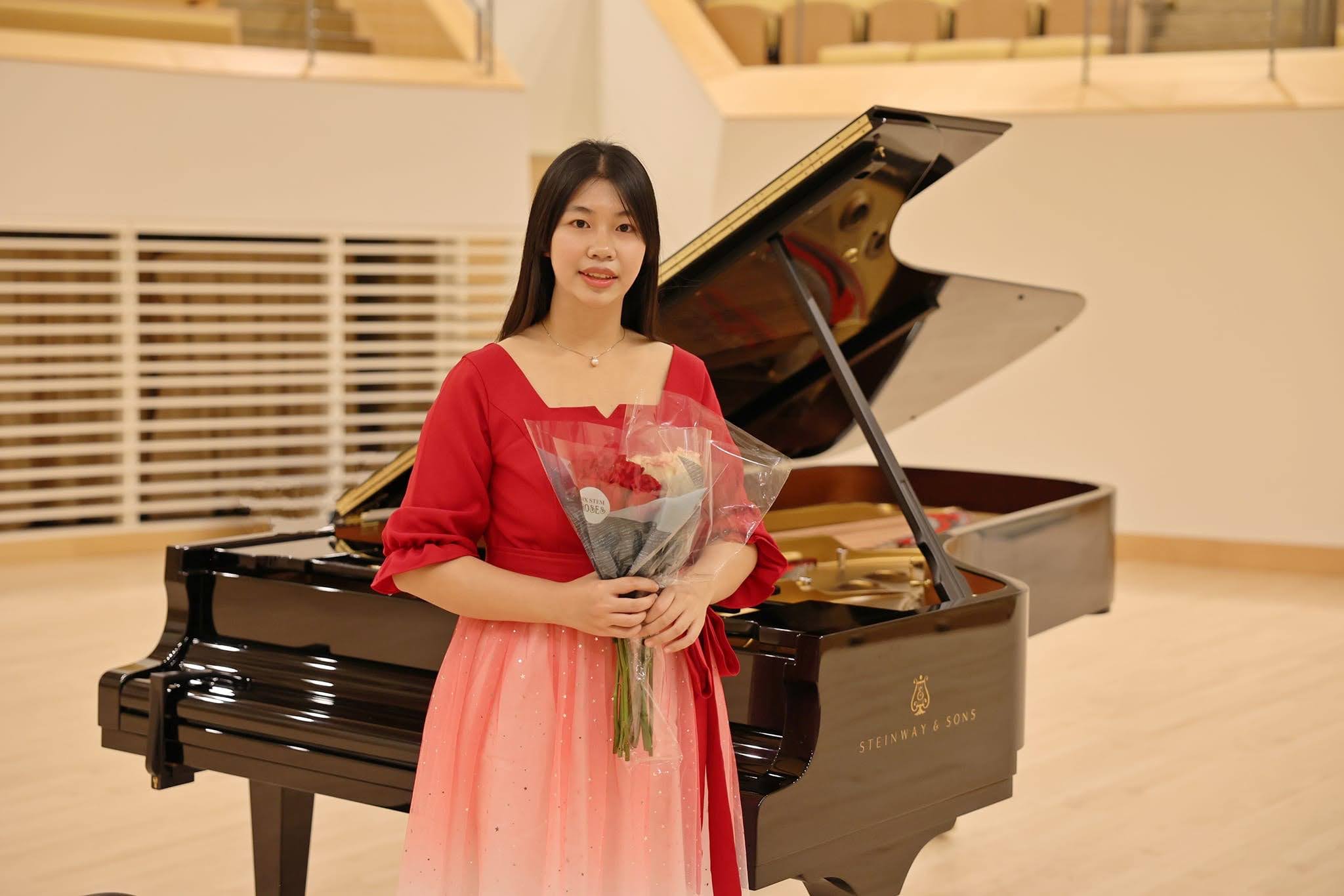 Dr. Annie Huang